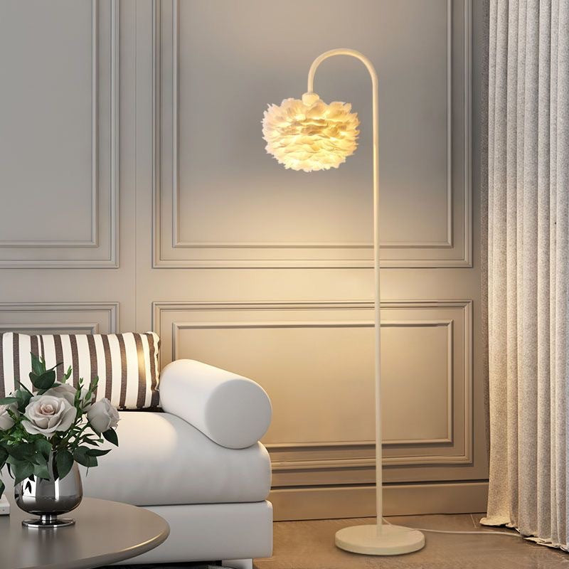 Feather-themed floor lamp, high-end style floor lamp for bedroom, standard remote control ambient lighting, sofa side lamp.