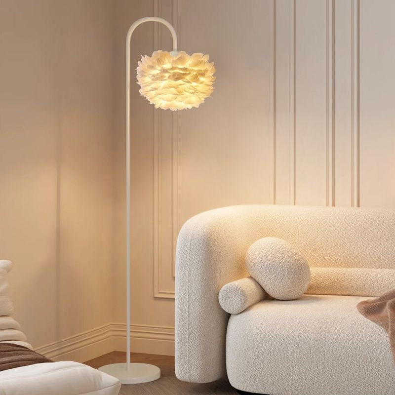 Feather-themed floor lamp, high-end style floor lamp for bedroom, standard remote control ambient lighting, sofa side lamp.