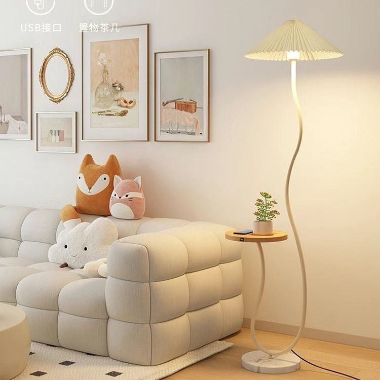 French-style cream-colored floor lamp, shelf, living room, bedroom, sofa, coffee table, artistic retro atmosphere table lamp