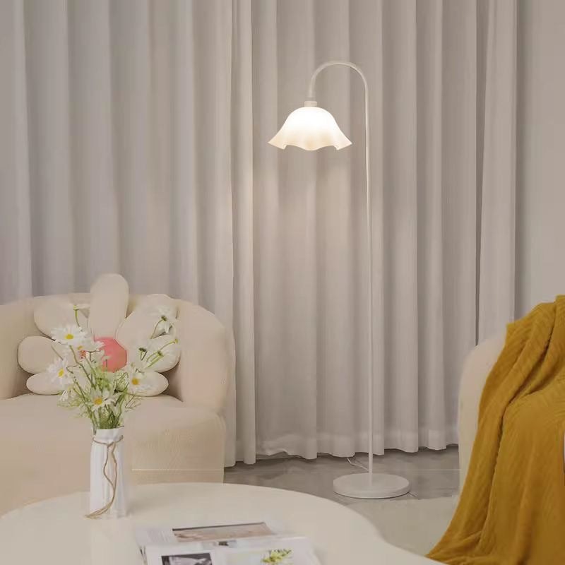 French-style cream petal lamp, a popular ambient light for the living room sofa, bedroom bedside, and study; suitable for use as a floor lamp.