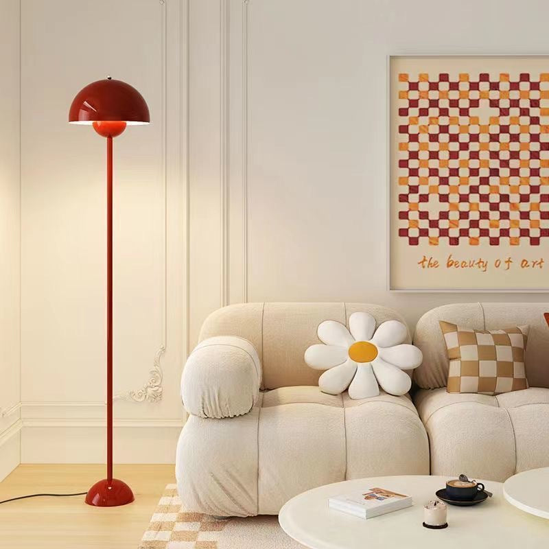 Nordic minimalist cream-colored decorative floor lamp for living room and bedroom, metal body, modern style.