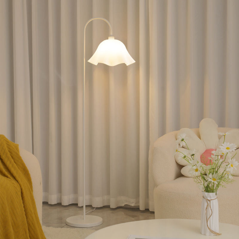 French-style cream petal lamp, a popular ambient light for the living room sofa, bedroom bedside, and study; suitable for use as a floor lamp.