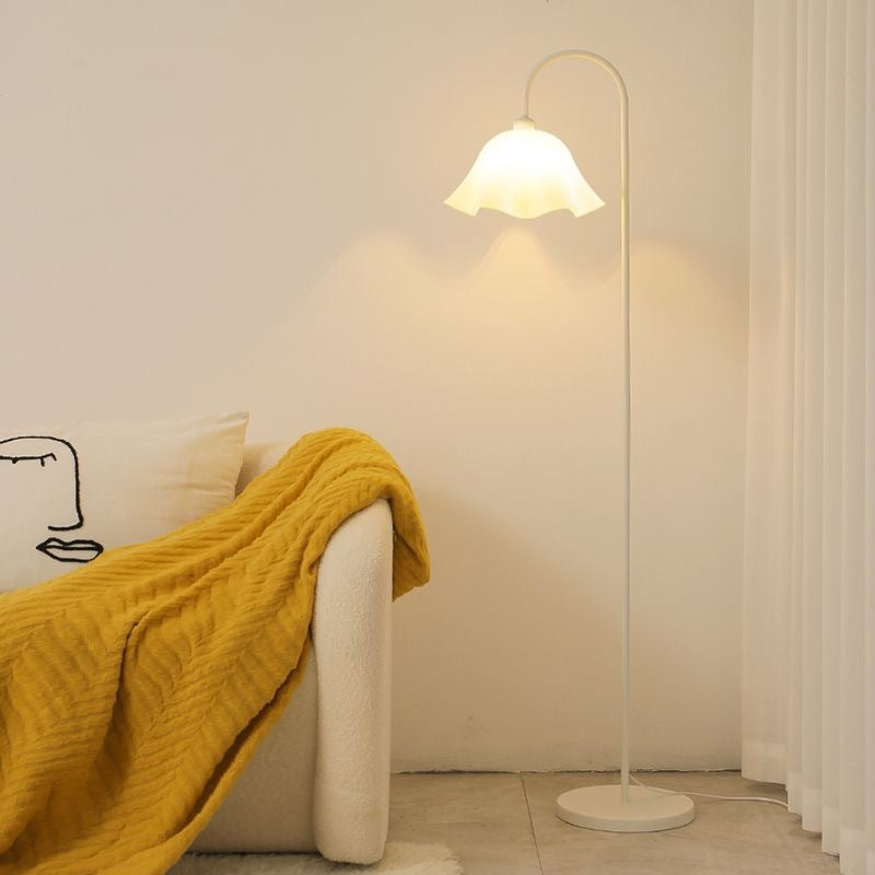 French-style cream petal lamp, a popular ambient light for the living room sofa, bedroom bedside, and study; suitable for use as a floor lamp.